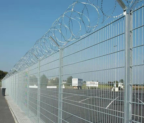 recinto Residential Airport Fencing del filo spinato di 4.00mm 4.50mm 5.00mm
